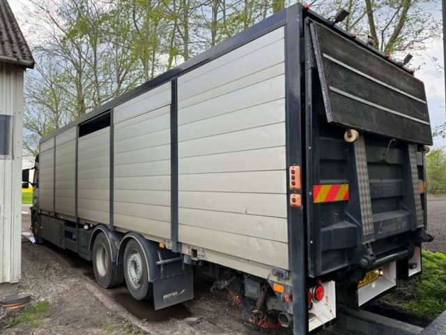 volvo_fm380_tandemtrailer_pigs_body - 5