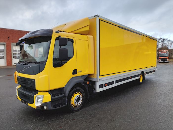 Volvo FL250, Geschlossene Kasten