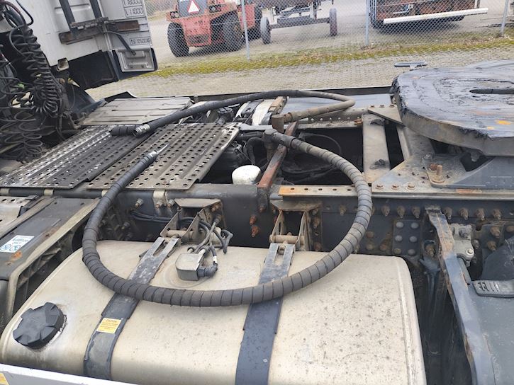 volvo_fm370_hydraulik_sattelzugmaschine - 5